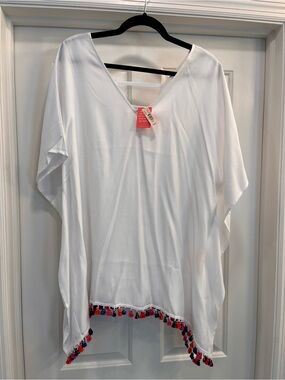 Uncommon White V-Neck Tunic with Red and Navy Tassel Hem